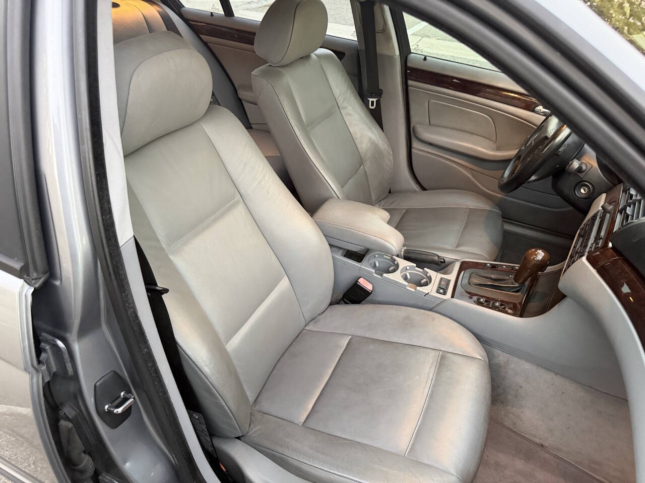 Used 2004 BMW 325i Sedan RWD image 21