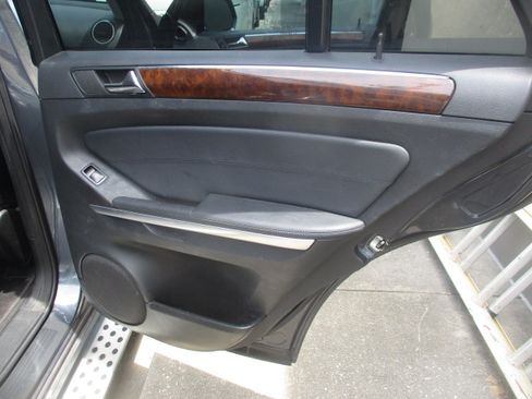 Used 2010 Mercedes-Benz ML 350 image 18