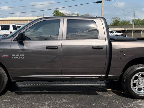 Used 2014 RAM 1500 ST AWD/4WD image 2