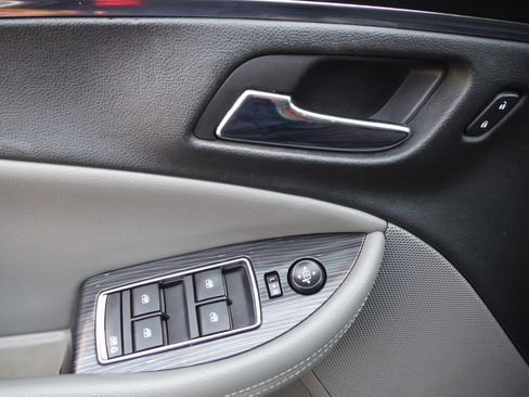 Used 2018 Chevrolet Impala LT image 10