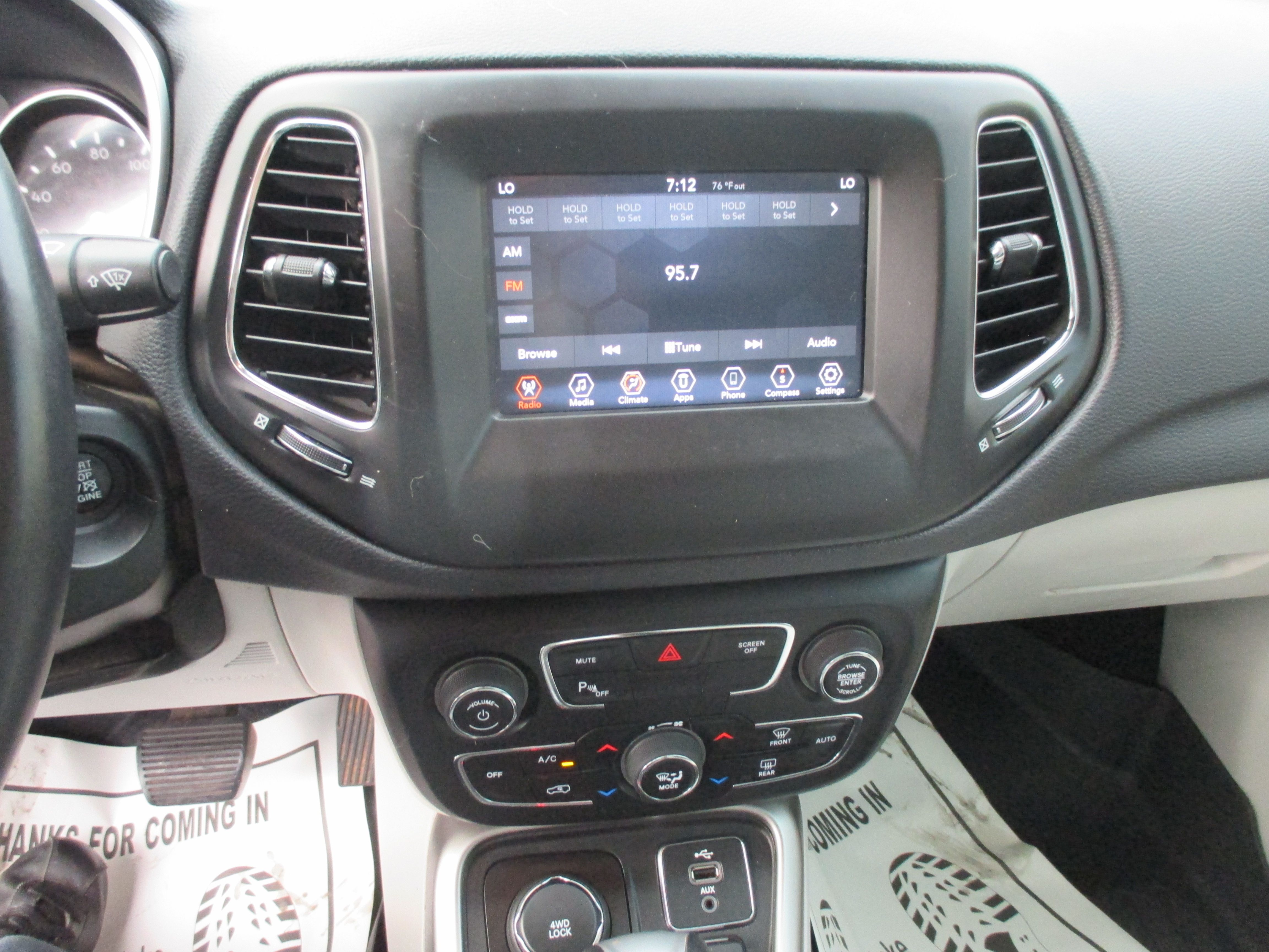 Used 2018 Jeep Compass 4WD Latitude w/ Altitude Pkg image 6