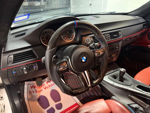 Used 2011 BMW M3 image 3
