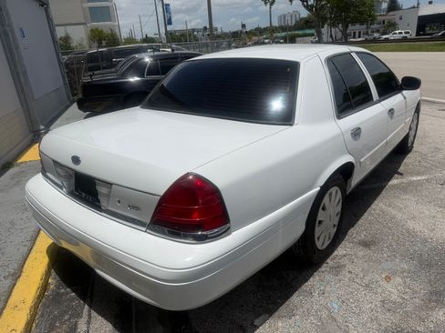 Used 2010 Ford Crown Victoria Police Interceptor RWD image 9