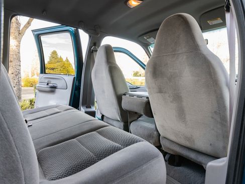 Used 2001 Ford F350 XLT image 63