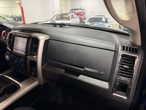 Used 2015 RAM 1500 4x4 Crew Cab Laramie image 20