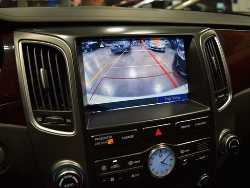 Used 2011 Hyundai Equus Signature RWD image 29
