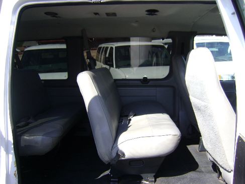 Used 1998 Ford E-350 and Econoline 350 Club Wagon image 6