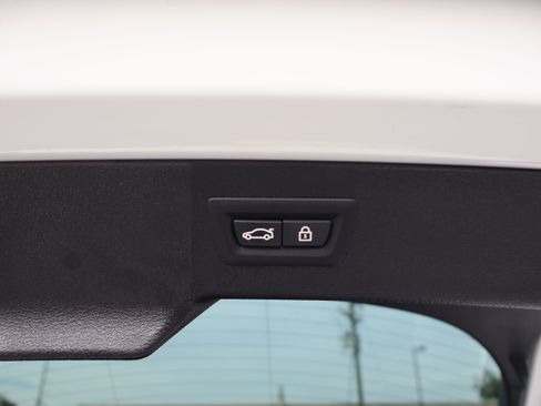 Used 2018 BMW X6 xDrive35i w/ M-Sport Package image 42