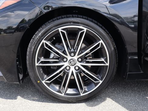 Used 2022 Toyota Avalon Touring FWD image 40