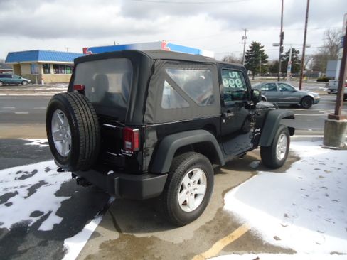 Used 2016 Jeep Wrangler Sport image 3