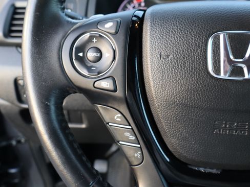 Used 2016 Honda Pilot Touring image 27