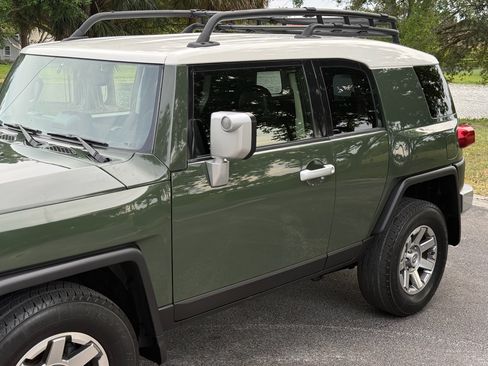 Used 2014 Toyota FJ Cruiser AWD/4WD image 27