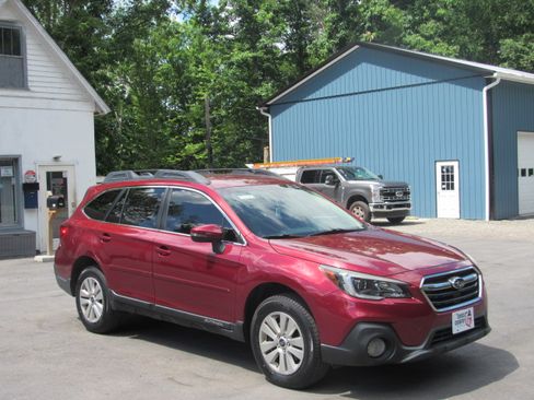 Used 2018 Subaru Outback 2.5i Premium AWD/4WD image 12