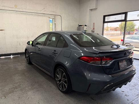 Used 2021 Toyota Corolla SE Sedan w/ Premium Package FWD image 4