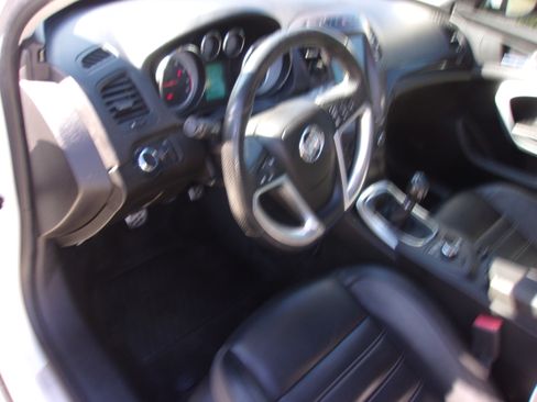 Used 2012 Buick Regal GS image 9