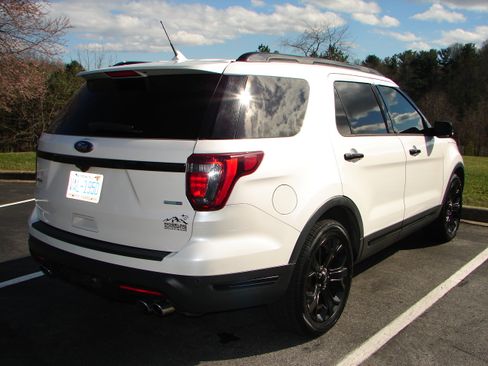Used 2019 Ford Explorer Sport image 12