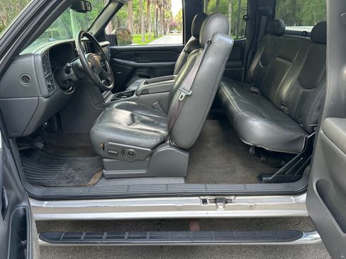 Used 2005 Chevrolet Silverado 2500 4x4 Extended Cab image 27