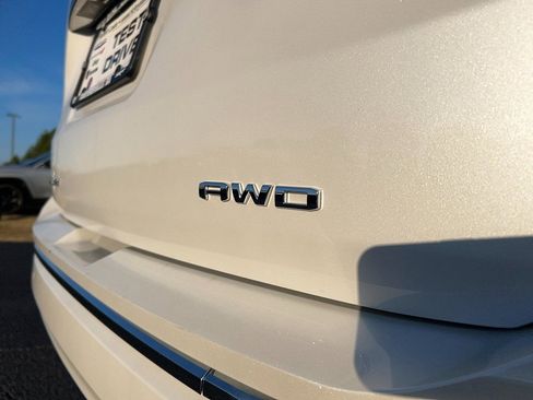 Used 2024 GMC Terrain Denali image 11