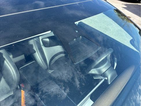 Used 2020 Tesla Model 3 Performance image 12