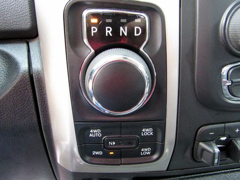 Used 2017 RAM 1500 4x4 Quad Cab SLT image 28