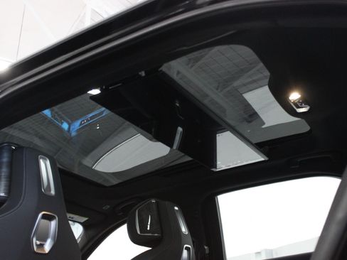 Used 2024 BMW i7 xDrive60 image 55