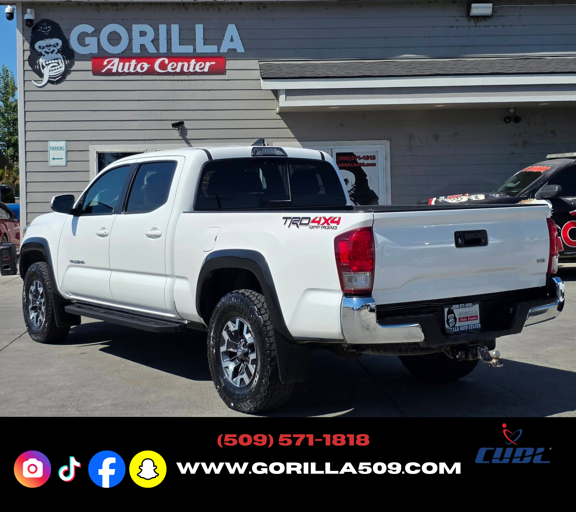 Used 2017 Toyota Tacoma TRD Off-Road AWD/4WD image 5