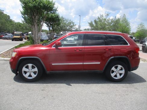 Used 2011 Jeep Grand Cherokee Laredo AWD/4WD image 1
