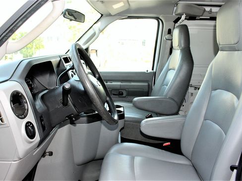 Used 2012 Ford E-150 and Econoline 150 image 13