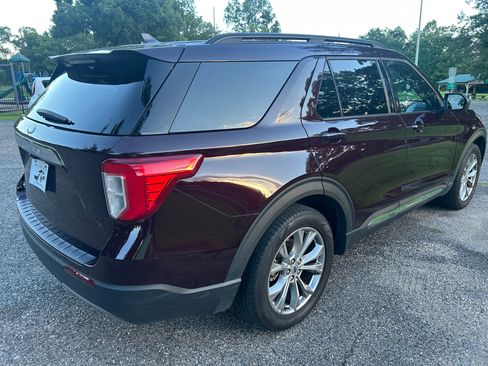 Used 2022 Ford Explorer 2WD XLT image 7