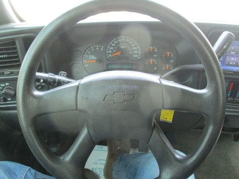Used 2005 Chevrolet Silverado 1500 2WD Regular Cab image 26