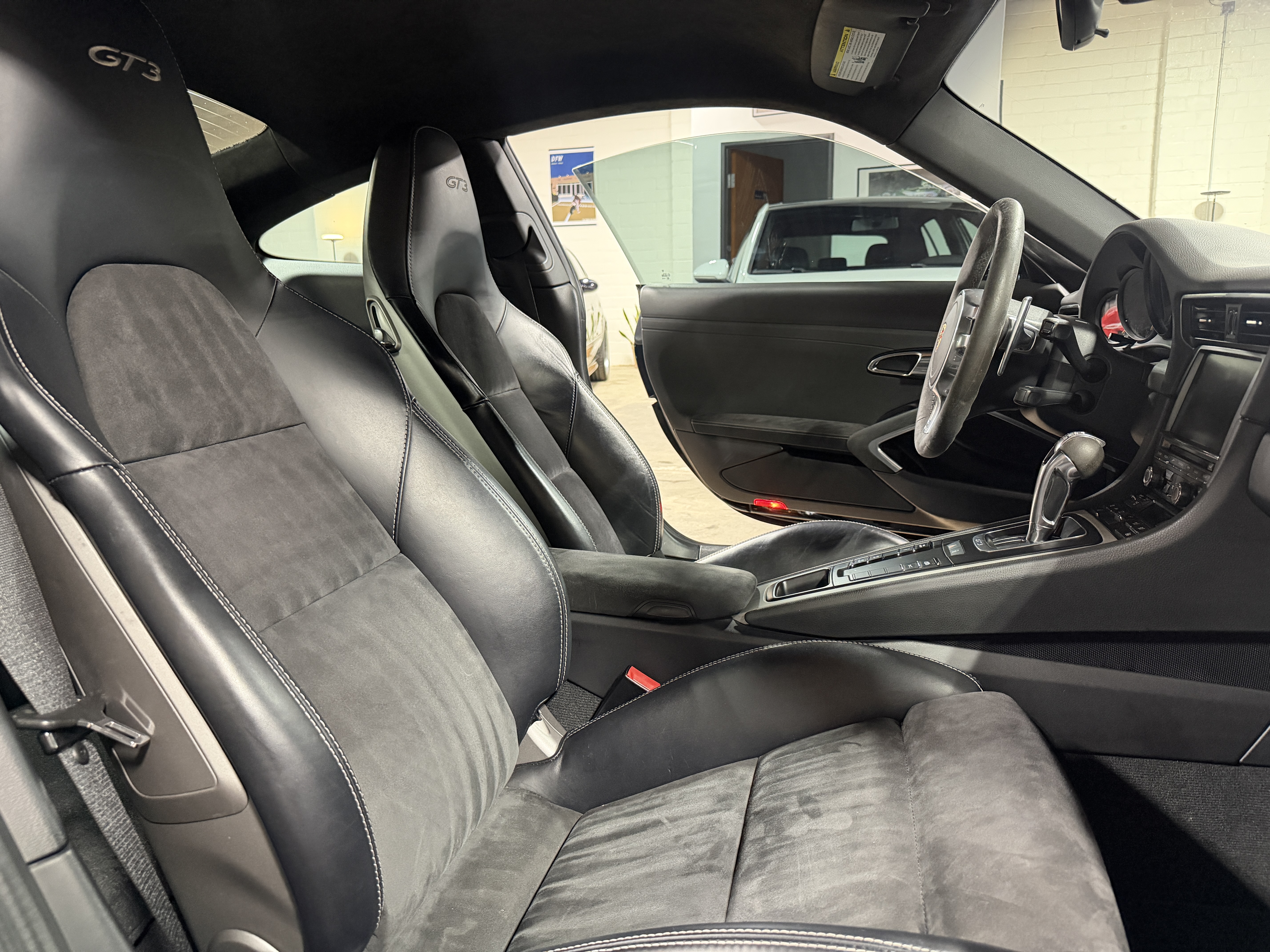 Used 2015 Porsche 911 GT3 Coupe RWD image 27