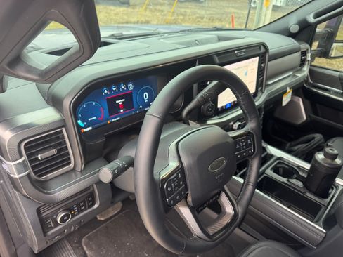 Used 2025 Ford F350 Platinum image 24