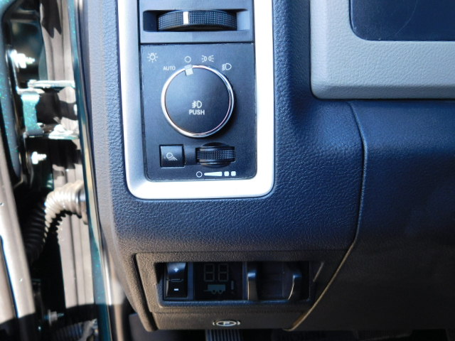 Used 2011 RAM 3500 4x4 Crew Cab image 11