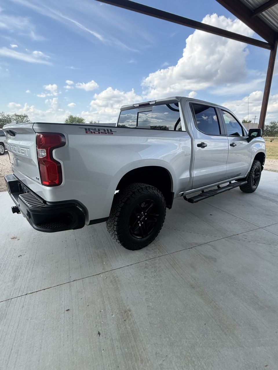 Used 2021 Chevrolet Silverado 1500 4x4 Crew Cab LT Trail Boss image 2
