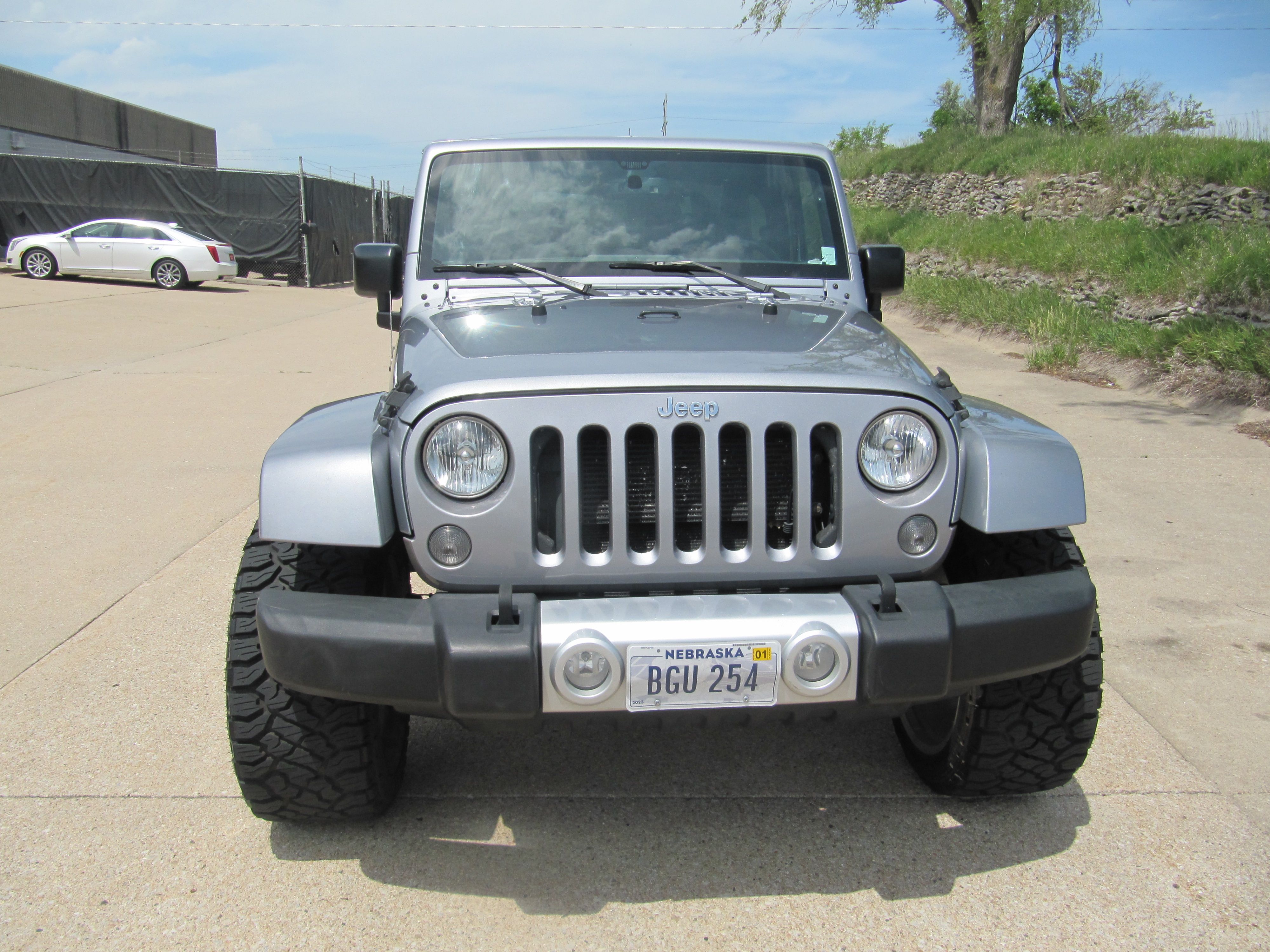 Used 2015 Jeep Wrangler 4WD Sahara image 2