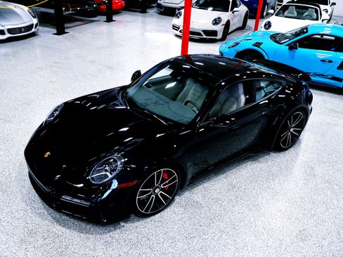 Used 2022 Porsche 911 Turbo image 6