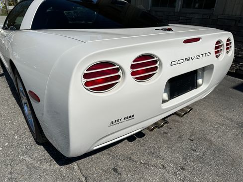 Used 2001 Chevrolet Corvette image 8