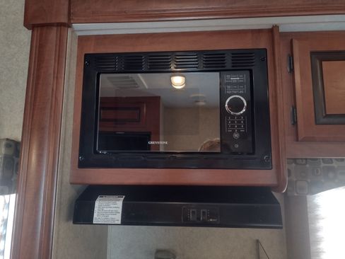 Used 2011 Ford E-450 and Econoline 450 image 38