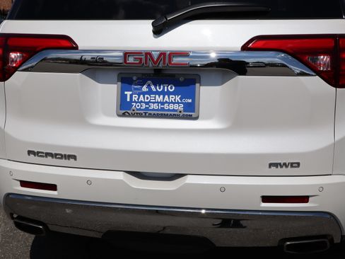 Used 2019 GMC Acadia Denali image 11