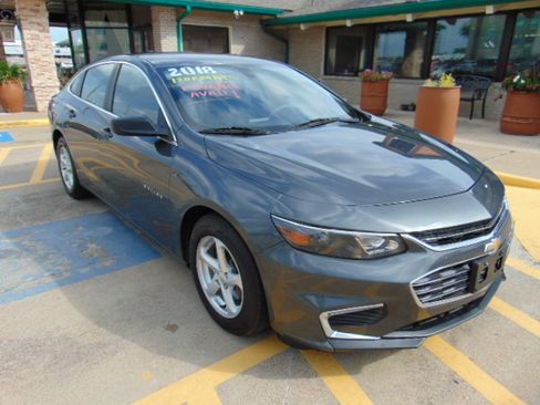 Used 2018 Chevrolet Malibu LS image 1