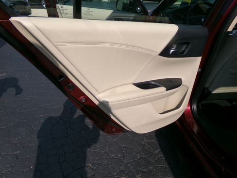Used 2013 Honda Accord EX-L Sedan image 30