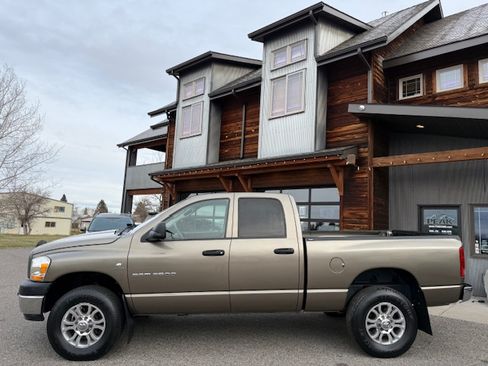 Used 2006 Dodge Ram 2500 Truck ST image 2