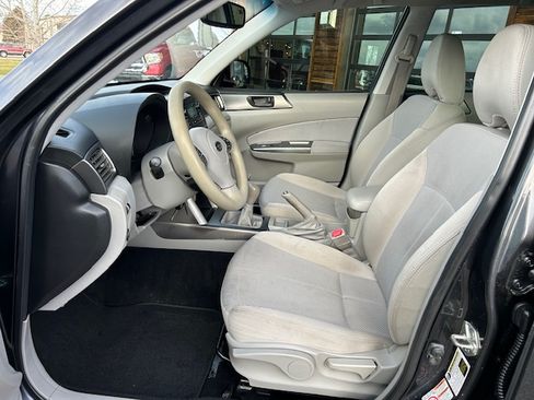 Used 2013 Subaru Forester 2.5X image 9