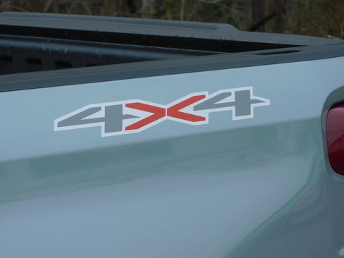 Used 2025 Chevrolet Silverado 1500 LT image 12