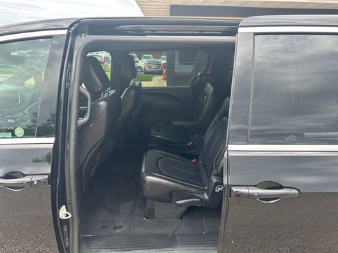 Used 2026 Chrysler Pacifica Select FWD image 7