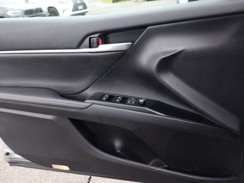 Used 2020 Toyota Camry XLE image 20