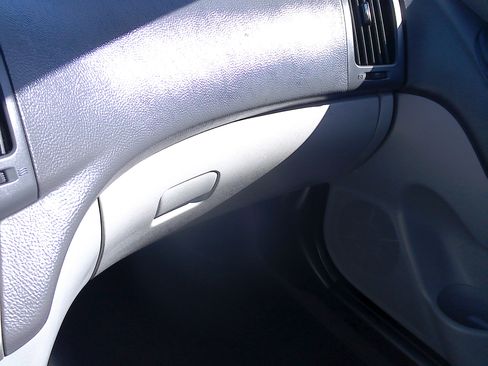 Used 2010 Hyundai Elantra SE image 16
