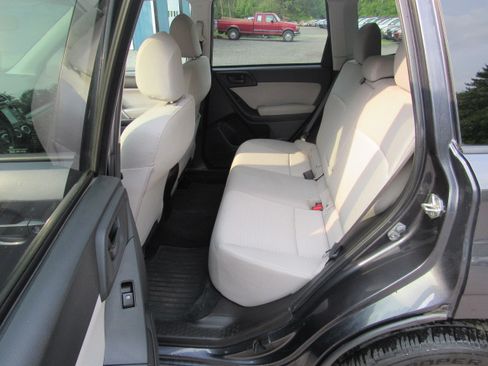 Used 2016 Subaru Forester 2.5i Premium AWD/4WD image 16