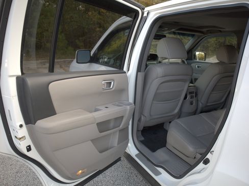 Used 2011 Honda Pilot EX-L image 12