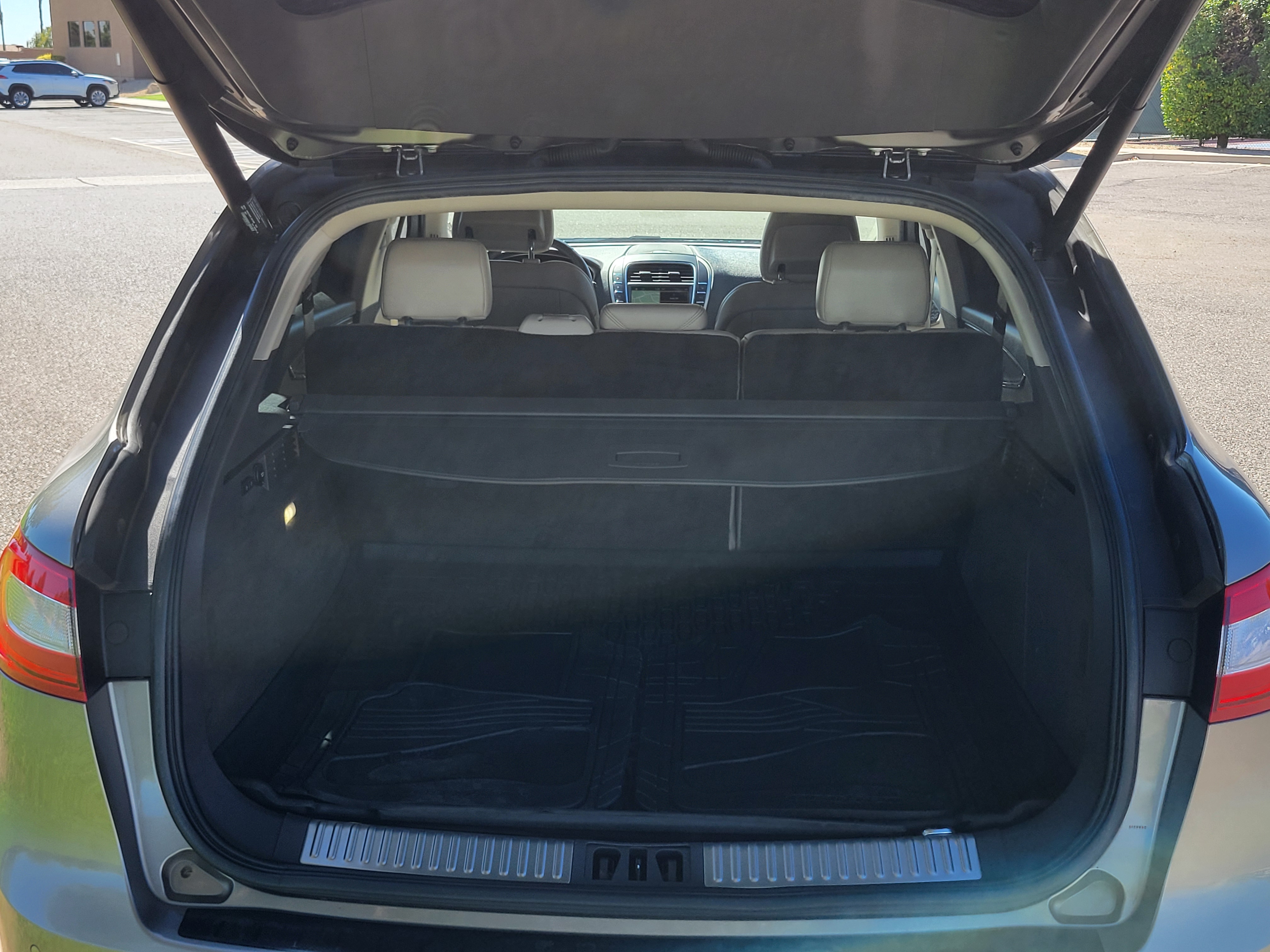 Used 2017 Lincoln MKX FWD Reserve image 13